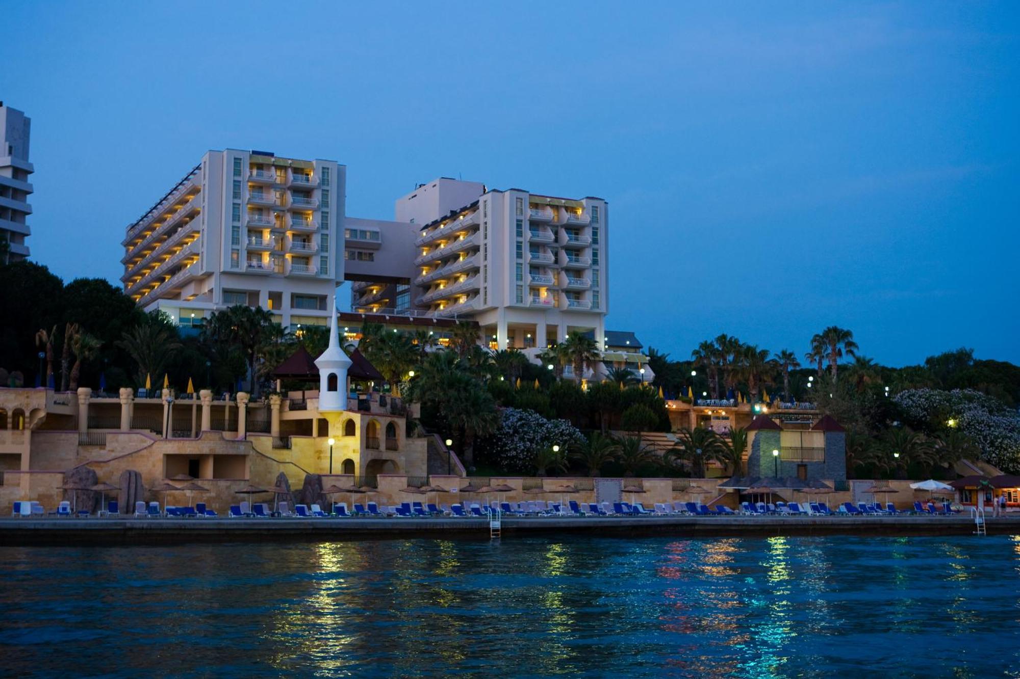 Hotel Fantasia Deluxe Kusadası