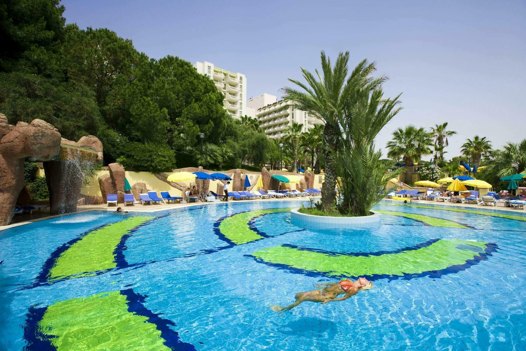 Fantasia Deluxe Hotel Kusadası